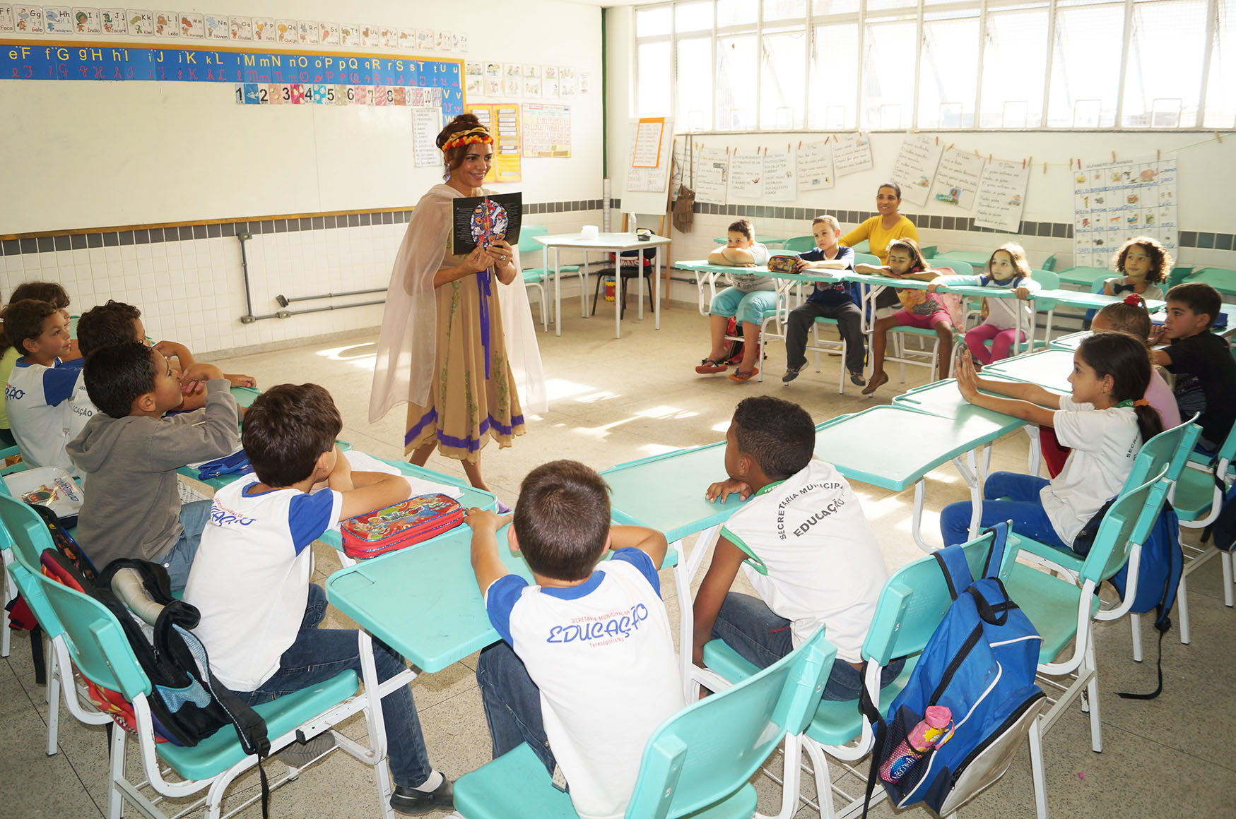 Escolas de Teresópolis recebem projeto de contação de histórias originado na Itália
