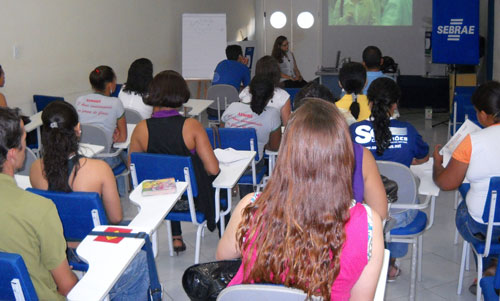 Inscrições abertas para 80 vagas no curso ‘design de móveis’ em Petrópolis