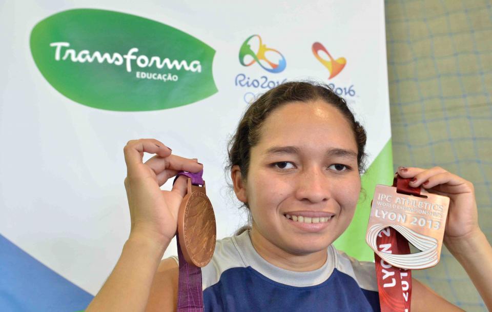 Celebridades paraolímpicas compartilham ‘Cardápio em Braille’ em Petrópolis