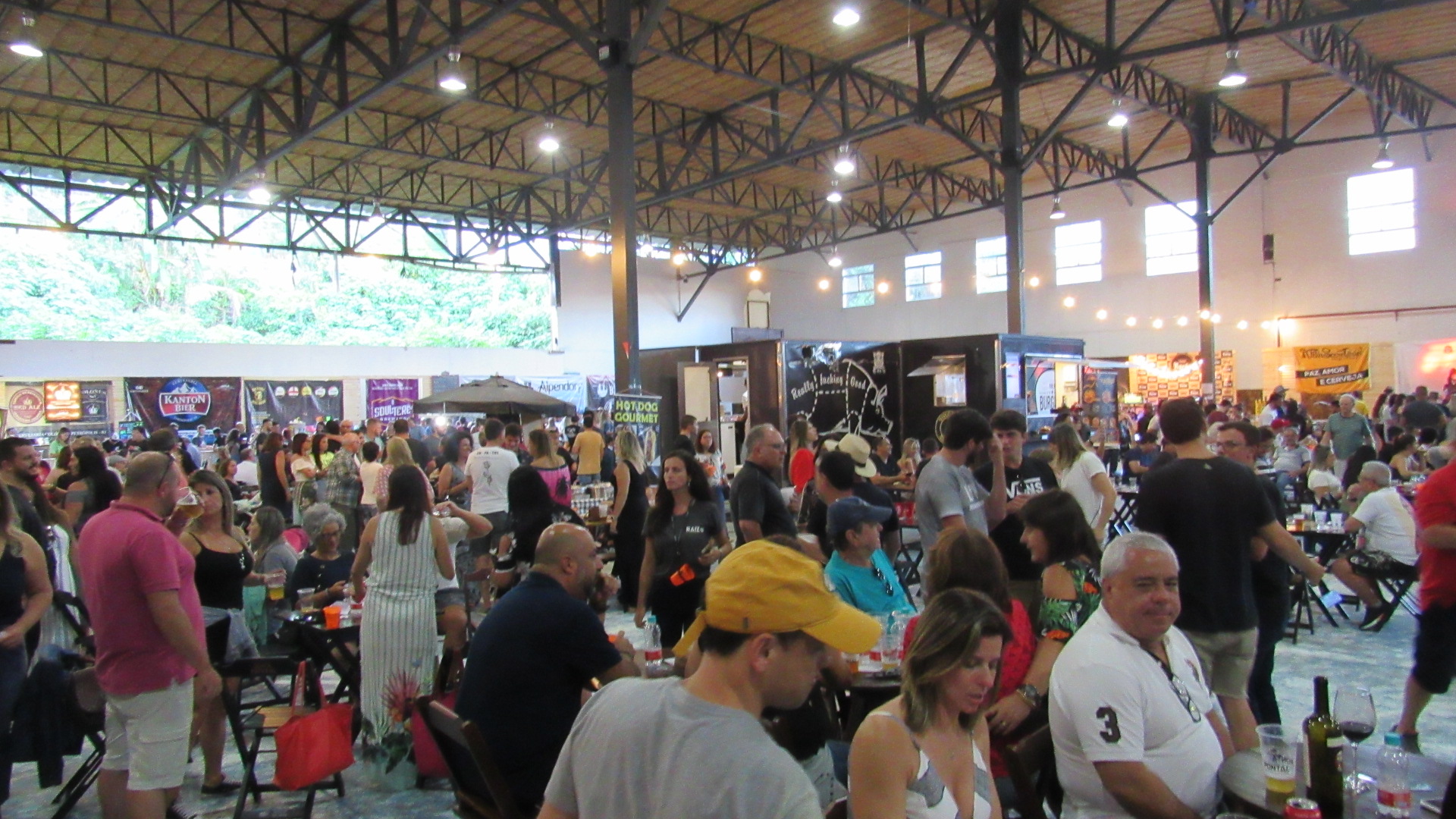 Festival da Rota Cervejeira RJ lotou o ginásio do Nova Friburgo Country Clube