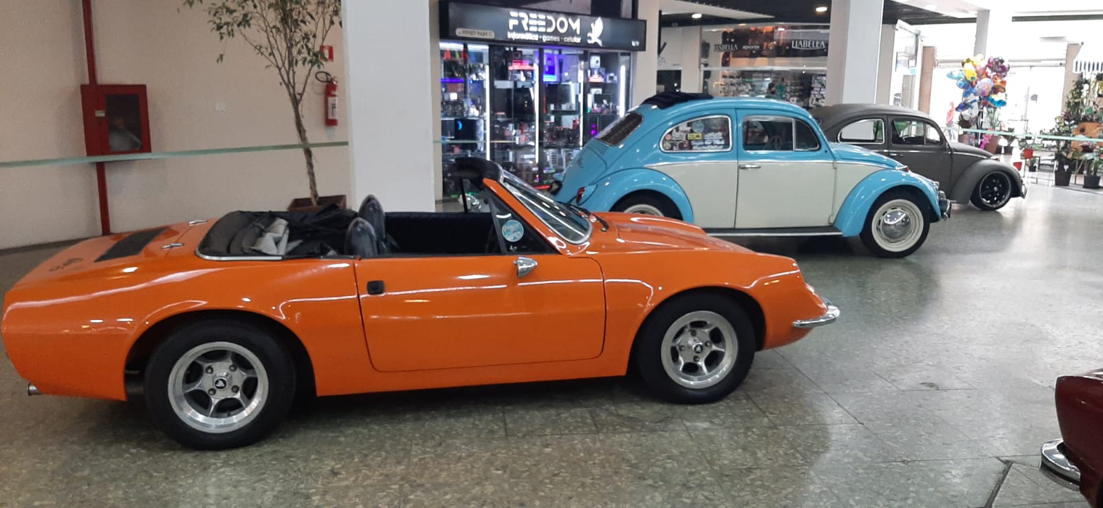 Petrópolis: final de semana com exposição de carros antigos e contação de histórias