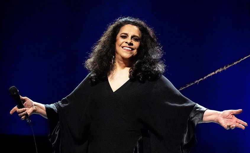 Brasil chora hoje a morte de uma das maiores cantoras do mundo