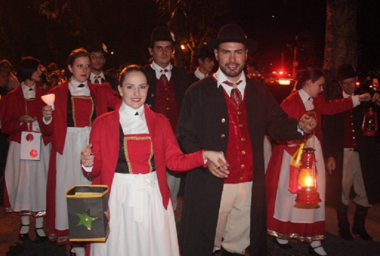 Bauernfest: desfile de lanternas e concurso da realeza acontecem neste fim de semana
